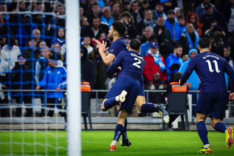 詹姆斯这项数据居然断崖式领先！（詹姆斯这项数据领先幅度堪称断层！）