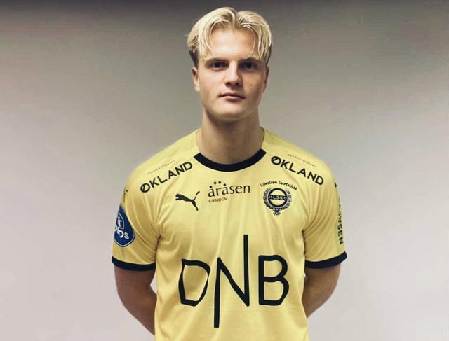 记者：彭啸应该是韧带损伤，联赛最后一轮可能是赶不上了（记者称彭啸疑似韧带受伤，或无缘联赛收官战）