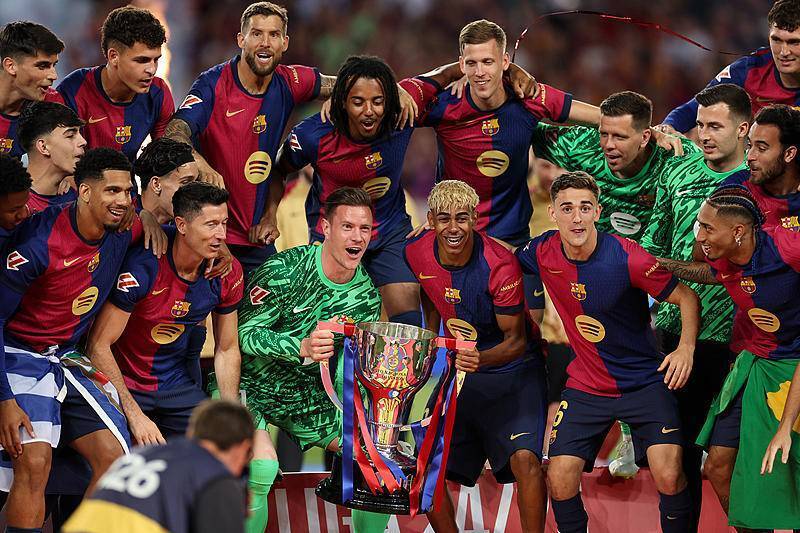 记者：多队关注赫塔16岁中场艾希霍恩，球员解约金1000-1200万（多队有意赫塔16岁中场艾希霍恩，解约金约1000-1200万）