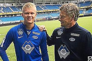 杜兰特关键补篮逆转比分