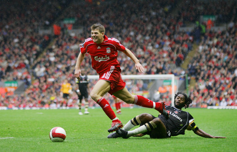 利物浦萨拉赫任意球破门锁定胜局（萨拉赫轰进任意球，助利物浦锁定胜局）