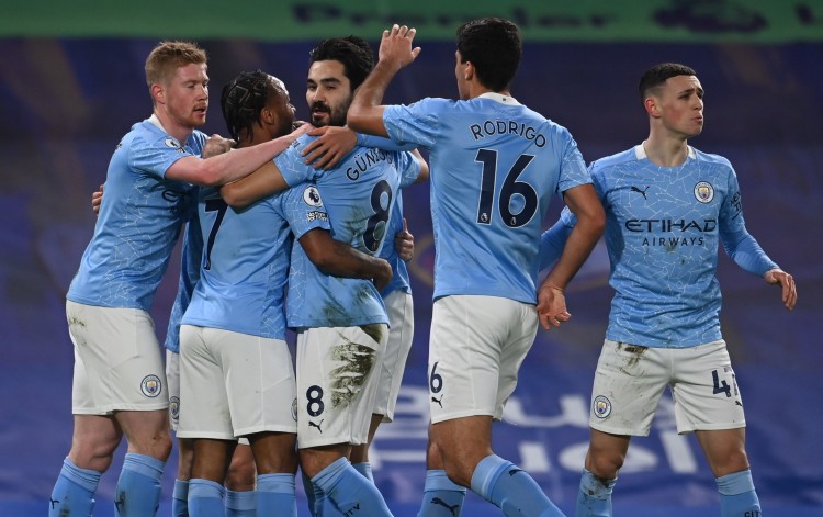 风中有朵雨做的云？曼城新赛季二客球衣曝光：灵感源自雨滴（曼城新赛季二客球衣亮相：从雨滴汲取灵感）