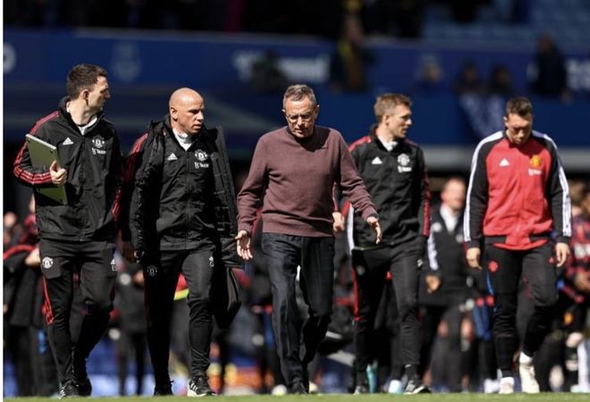 斯卡洛尼谈抽签：没有轻松的对手，我们必须全力以赴争取晋级（斯卡洛尼评分组：无弱旅，我们将倾尽全力冲击晋级）