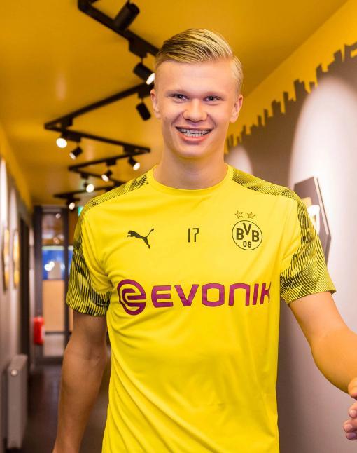 雷速X咪咕英超截图预测：利物浦迎战桑德兰，预测比分赢好礼（雷速携手咪咕英超截图竞猜：利物浦对阵桑德兰，猜比分赢好礼）