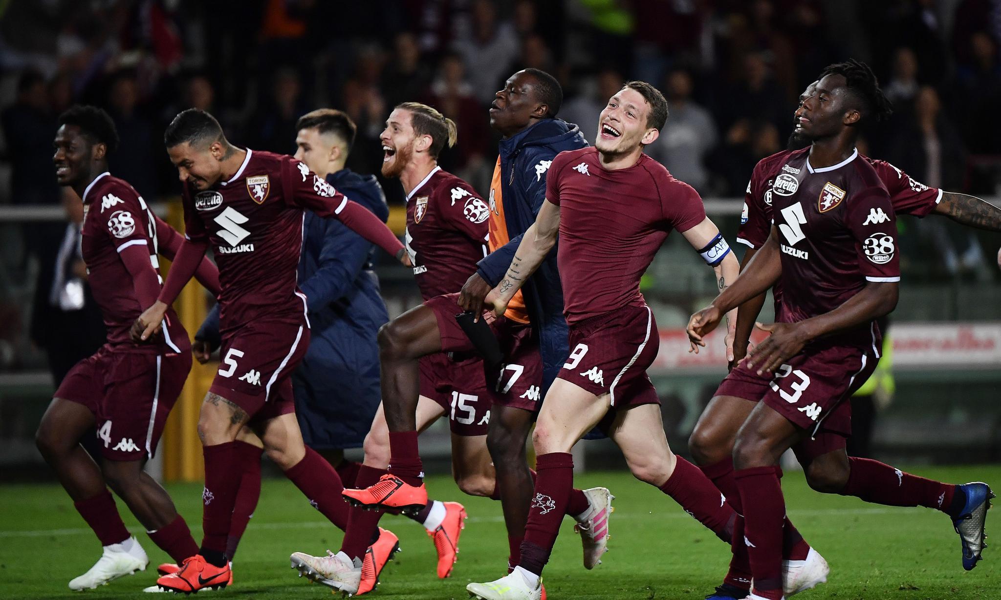 官方：曼城签下纽约城左后卫麦克法兰（官宣：曼城从纽约城引进左后卫麦克法兰）