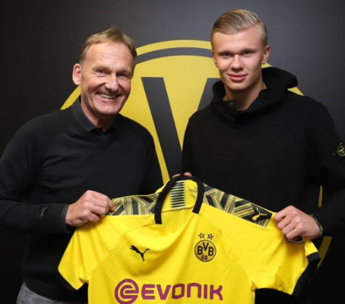 曼晚：瓜迪奥拉今夏在曼城训练中话不多，助教扮演更重要作用（曼晚：瓜帅今夏训练场少发声，曼城助教承担更多职责）