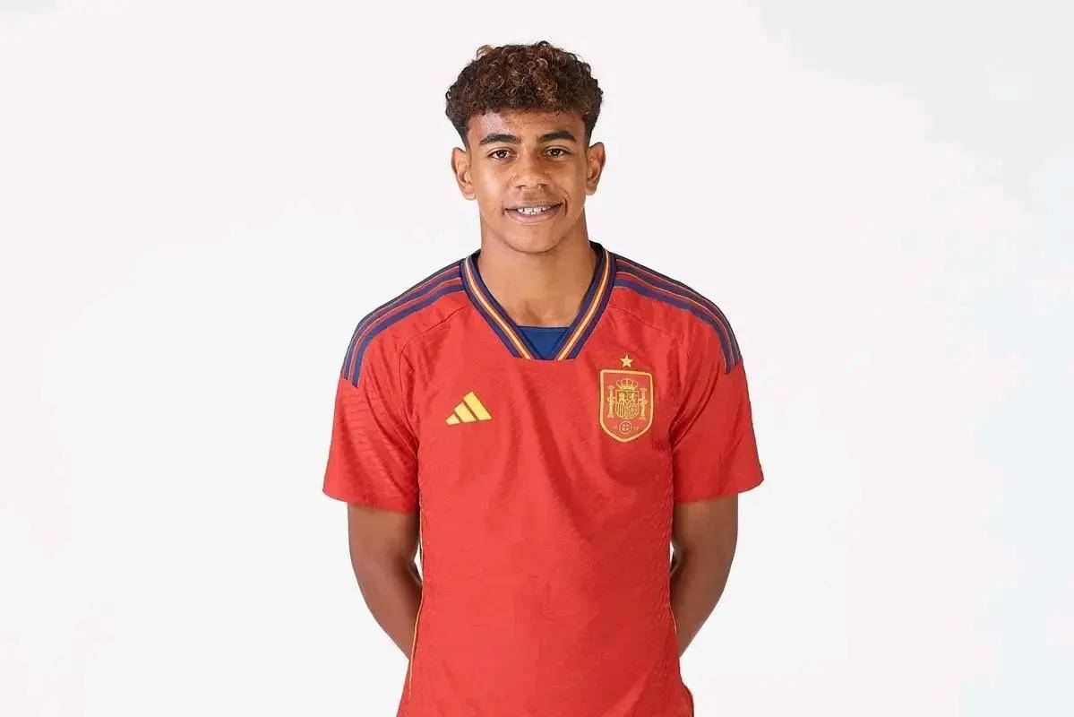 布冯：皮奥是今年意大利足球的亮点，他的特点有点像托尼（布冯称皮奥为今年意大利足坛亮点，风格略似托尼）